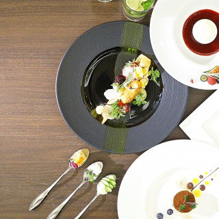 【2万円相当のコース料理&スイーツ】【5万円のウエディングチケット】人気◎の2大特典プレゼント!