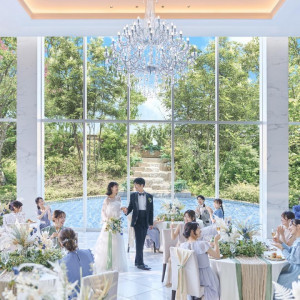 【最大130万特典&5万ギフト】ガラス張り&緑溢れる挙式体験×試食