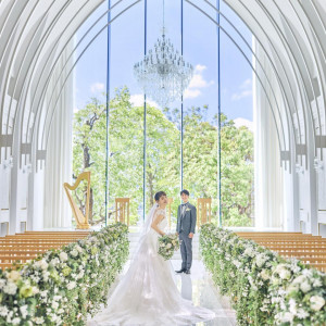 ◆エリア最大級◆11mの天井高で叶う開放感溢れるチャペル体験