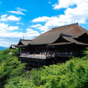 京都祝言を抜け、そのまま坂を登ると世界遺産 清水寺に続く|京都祝言 SHU:GENの写真(44263254)