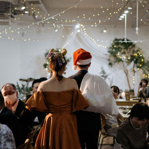 クリスマスウェディングではお2人がサンタさんとトナカイの装いで登場されました！！|FOLK FOLK Wedding（フォークフォークウエディング）の写真(26475718)