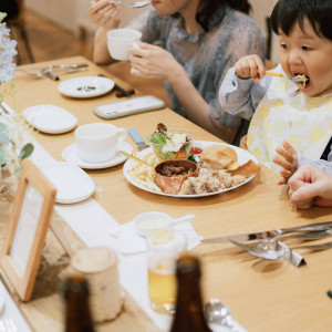 お子様のお料理はワンプレートとミニコースよりお選びいただけます。メニューもご希望がありましたら合わせてお作りいたしますのでご安心ください。|FOLK FOLK Wedding（フォークフォークウエディング）の写真(52617586)