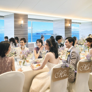 ゲストと一体感が生まれる、流しテーブルや、円卓などレイアウトも様々|琵琶湖マリオットホテルの写真(9918828)