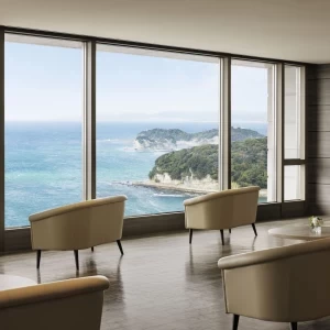 広大な眺望が広がる11F展望ラウンジ|南紀白浜マリオットホテルの写真(38008182)