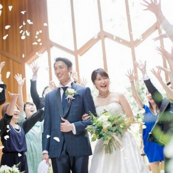 家族や親しい友人に囲まれて楽しい1日を♪