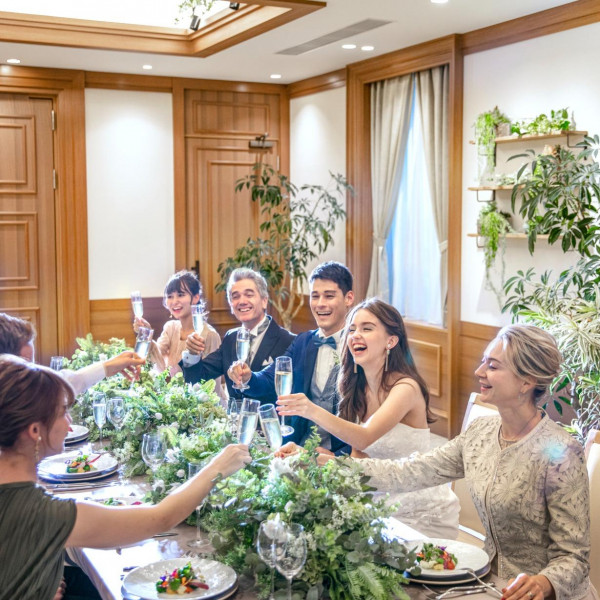 マタニティ用のドレスも多数ご用意◎お子様と一緒のお打ち合わせや結婚式ももちろんOK!