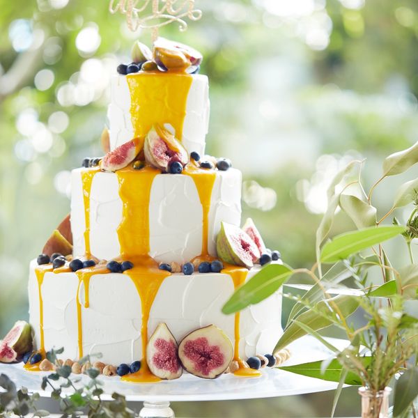 ウエディングケーキの仕上げとして新郎新婦による「ソースドリップ」のパフォーマンスを*|ラグナヴェール SkyTerraceの写真(31941379)