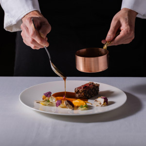 〈千葉県産しあわせ絆牛フィレ肉のロティ〉BARNで人気のメインディッシュ!ゲストが喜ぶこと間違いなしの一皿|BARN&FOREST148〜バーン&フォレスト148〜の写真(56114802)