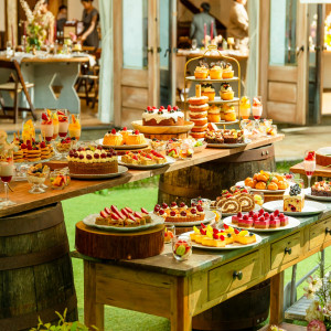 デザートは見た目も可愛くおしゃれに♪ガーデンでのデザートビュッフェも大人気の演出です◎|BARN&FOREST148〜バーン&フォレスト148〜の写真(56254387)