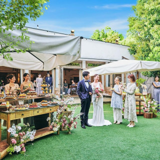 色鮮やかなデザートがガーデンに勢揃い♪女性ゲストやお子様にも好評な演出のひとつ◎