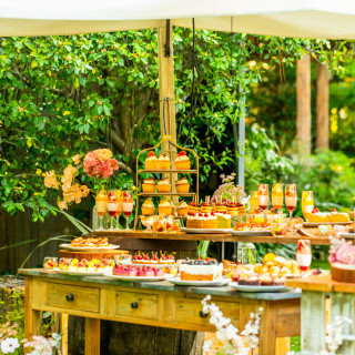 色鮮やかなデザートがガーデンに勢揃い♪女性ゲストやお子様にも好評な演出のひとつ◎
