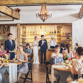 マグノリアの会場内にはオープンキッチンも◎旬の食材を使用したお料理はゲストからも大好評♪