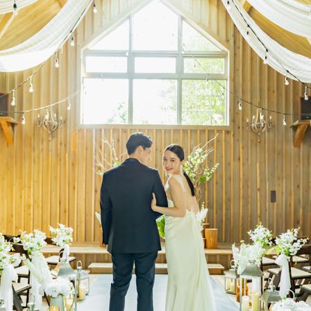 訪れるゲストの方から歓声が上がるTHEBARN。新郎新婦様が選んだ運命の1着で沢山のお写真を残すことができる。|BARN&FOREST148〜バーン&フォレスト148〜の写真(56253650)