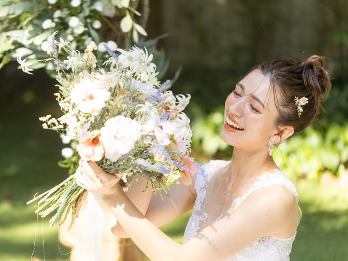 自然光が新婦様の美しさをより引き立ててくれる♪ヘアメイクもこだわって人生で1番輝く日に◎