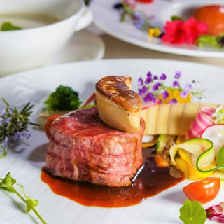 BIG【花嫁ALL体験】絶品試食×光と森の模擬挙式×6万円ギフト