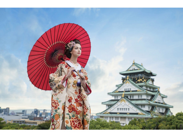 大阪城を目の前に臨む開放感あふれるガーデンチャペル