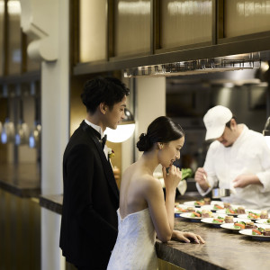 オープンキッチンで出来立ての料理をご提供|THE LANDMARK SQUARE OSAKA（ザ ランドマークスクエア オオサカ）の写真(40463474)