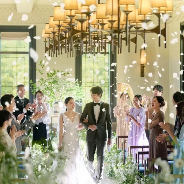【成約特典】
最大63万円分のおふたりの結婚式を彩る衣装や写真などのアイテムをプレゼント