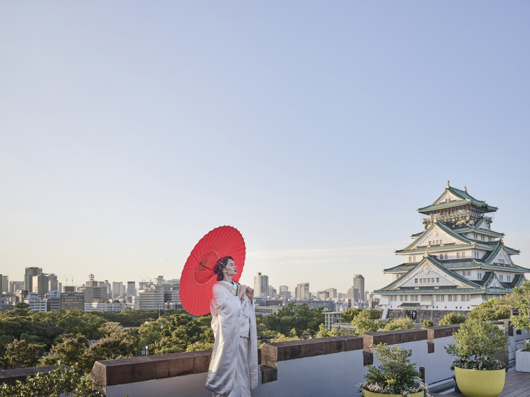 32万坪の緑溢れる大阪城公園で美しい日本の花嫁に