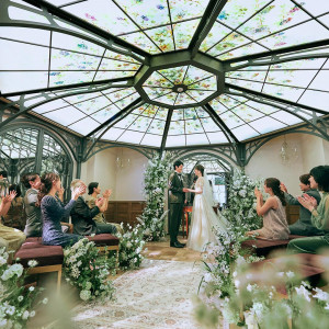 【円形チャペル×貸切邸宅】挙式無料!東京1位の黒毛牛コース&ドレス特典