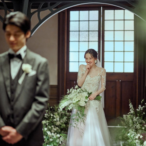 チャペルでのファーストミートは先輩花嫁にも人気の演出|アニバーサリーアン 恵比寿の写真(52199188)