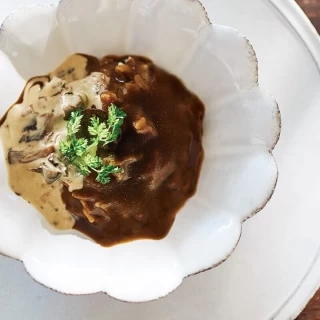 【公式HP予約限定】KURO to SHIRO フレンチカレーをもれなく全員にプレゼント