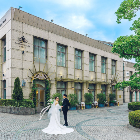 恵比寿駅から徒歩6分の立地に建つ一軒家の邸宅。フォトジェニックなウエディングを愉しんで。