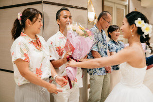 両家両親への感謝の花束贈呈|三河湾リゾートリンクス迎賓館の写真(30009958)