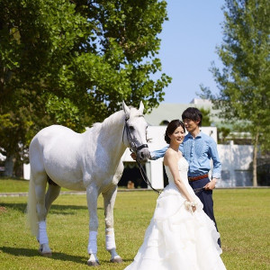 馬と一緒に記念写真なんてなかなか撮れないですよ|つま恋リゾート 彩の郷の写真(2089927)