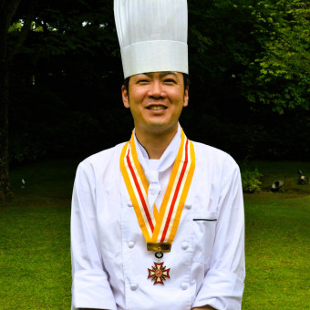 洋食料理長 中廣豊地産地消にこだわったつま恋ならではのおもてなしをお約束します！