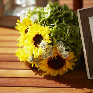 季節に合わせたお花を選んで。|ルクリアモーレ神戸の写真(2428595)