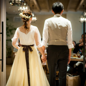 再入場シーン サイリウム演出でドレス色当ても|Le chic unjour（ラシックアンジュール）の写真(49655368)