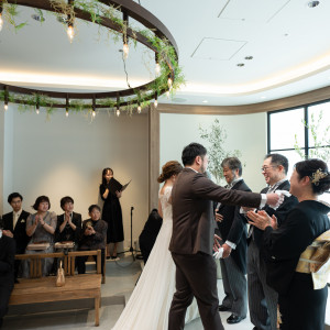 挙式では家族にフォーカスをあてて これまでの感謝を込めて|Le chic unjour（ラシックアンジュール）の写真(49623188)