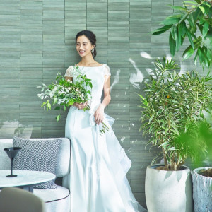 さりげない仕草でさえ、絵になる空間が広がる|岐阜モノリスの写真(54508984)