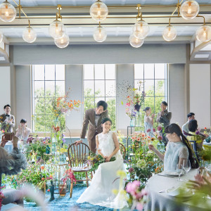 センス溢れる球体の照明が印象的なナチュラルな会場|THE CONDER HOUSE（ザ・コンダーハウス）の写真(45682685)
