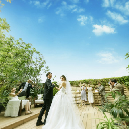 開放感あるテラスで前撮りも可能！