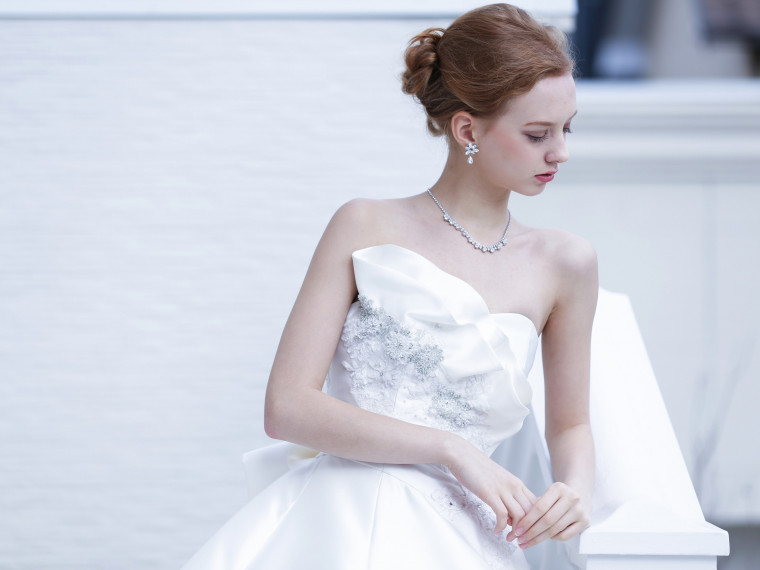 ウエディングサロンにドレスショップ併設、大人可愛いドレス展開