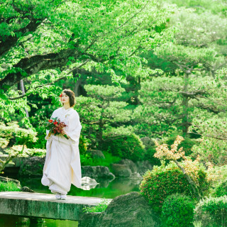 京の圧倒的な自然美を愉しめる庭園では、前撮りなどの記念撮影もおすすめ。ここにしかない一枚を