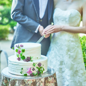 こだわりのウェディングケーキとデザートでゲストをおもてなし|岡山モノリスの写真(54505114)