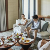【平日挙式限定】1泊あたり7万円お得に！ スイートルームへ "無料アップグレード"キャンペーン