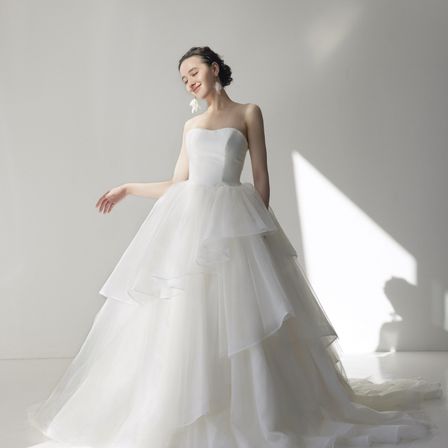 真っ白なドレスに真っ白な気持ちを包んで。通常の1/3の重さで作られ着心地の良さにもこだわったドレス|瀬良垣島教会/アールイズ・ウエディングの写真(39119272)