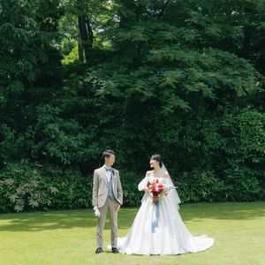 【当日成約特典】約1,000着から選べる新郎新婦衣裳レンタル2着分(税込40.7万円相当)プレゼント