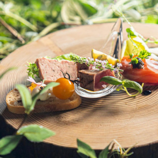 【年1開催】森チャペル挙式体験×和牛試食&ドレス見学