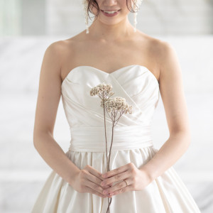 ドレスに合わせてフラワーコーディネーターが装花をご提案|ノートルダム大阪ONE/FIVESTAR WEDDINGの写真(24243178)