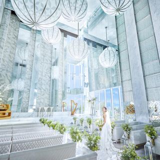 【当館満足度◎1万ギフト】空×海＊圧巻の天空チャペル★ドレス試着＆試食