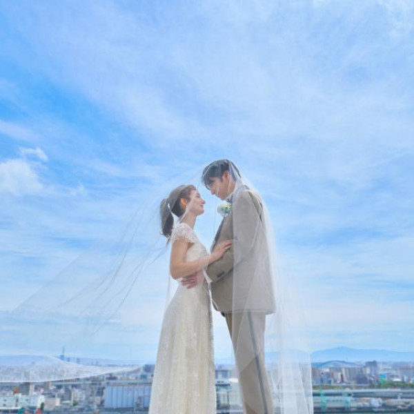 空気が澄んだ季節の結婚式