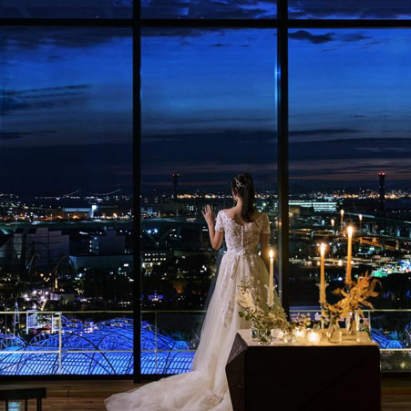 3つのパーティ会場からはテーマパークが一望できる。幻想的な夜景は寛ぎの時間を演出してくれる