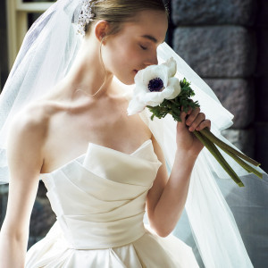 花嫁の美しさを引き立てる美しいドレスは豊富なブランドをご用意しております|KAYATSUMA OKINAWA～珊瑚の教会～の写真(18548683)