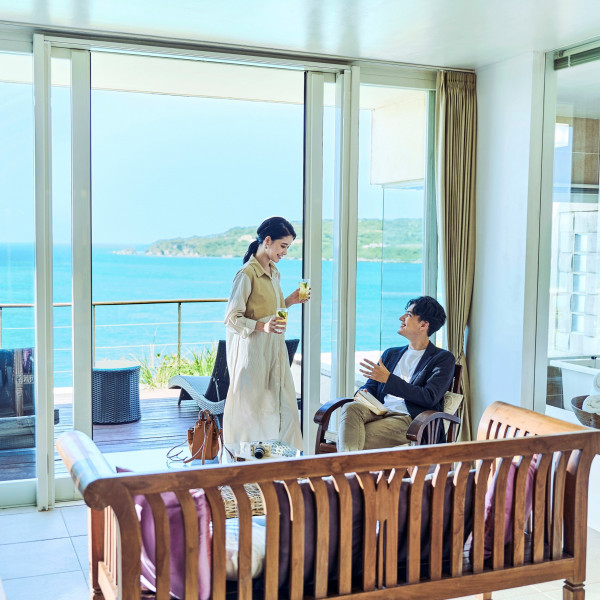 沖縄の美ら海と古宇利島を望む大人のためのプライベートリゾートヴィラ