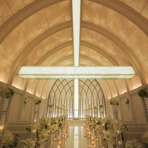 天井の広いチャペルはより壮大さを生み出す。|ルクリアモーレ池袋駅前の写真(2431824)